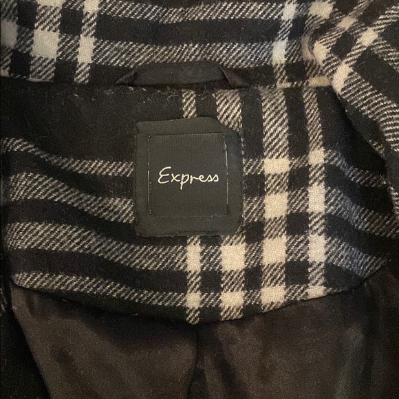 Express Black & White Plaid Belted Tailored Coat | Classic Fall Winter - Picture 2 of 7